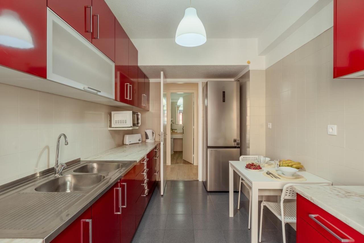 Elegant 3 Bedroom Apt - City Centre - Garage - Metro Lisbon Exterior photo